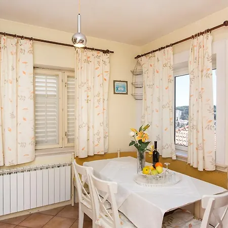 Apartament Pusic *